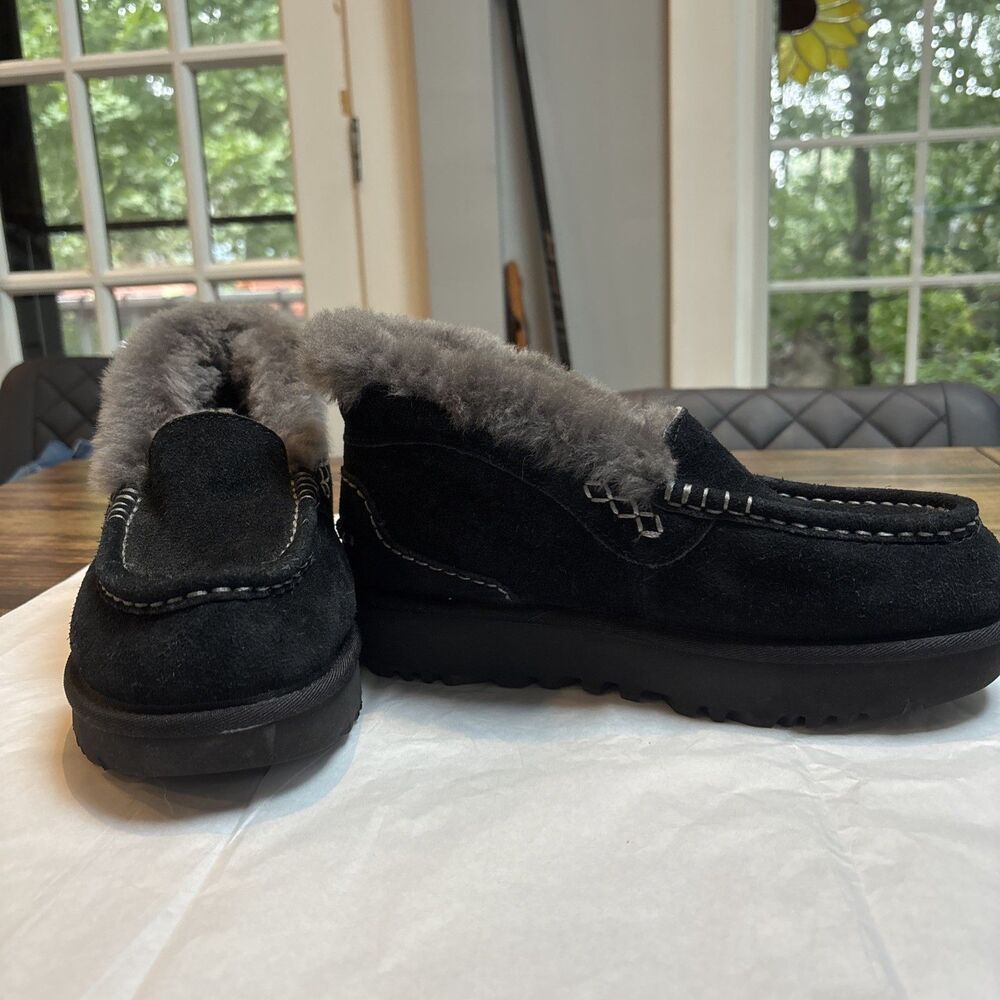 UGG Ansley Parc Black Suede Fur Slippers Boots Womens Size 8 EUC